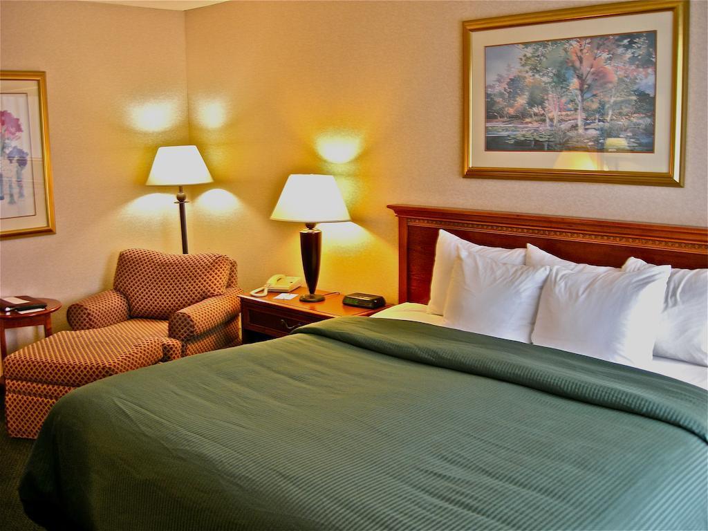 Holiday Inn Ontario By Ihg Exterior photo