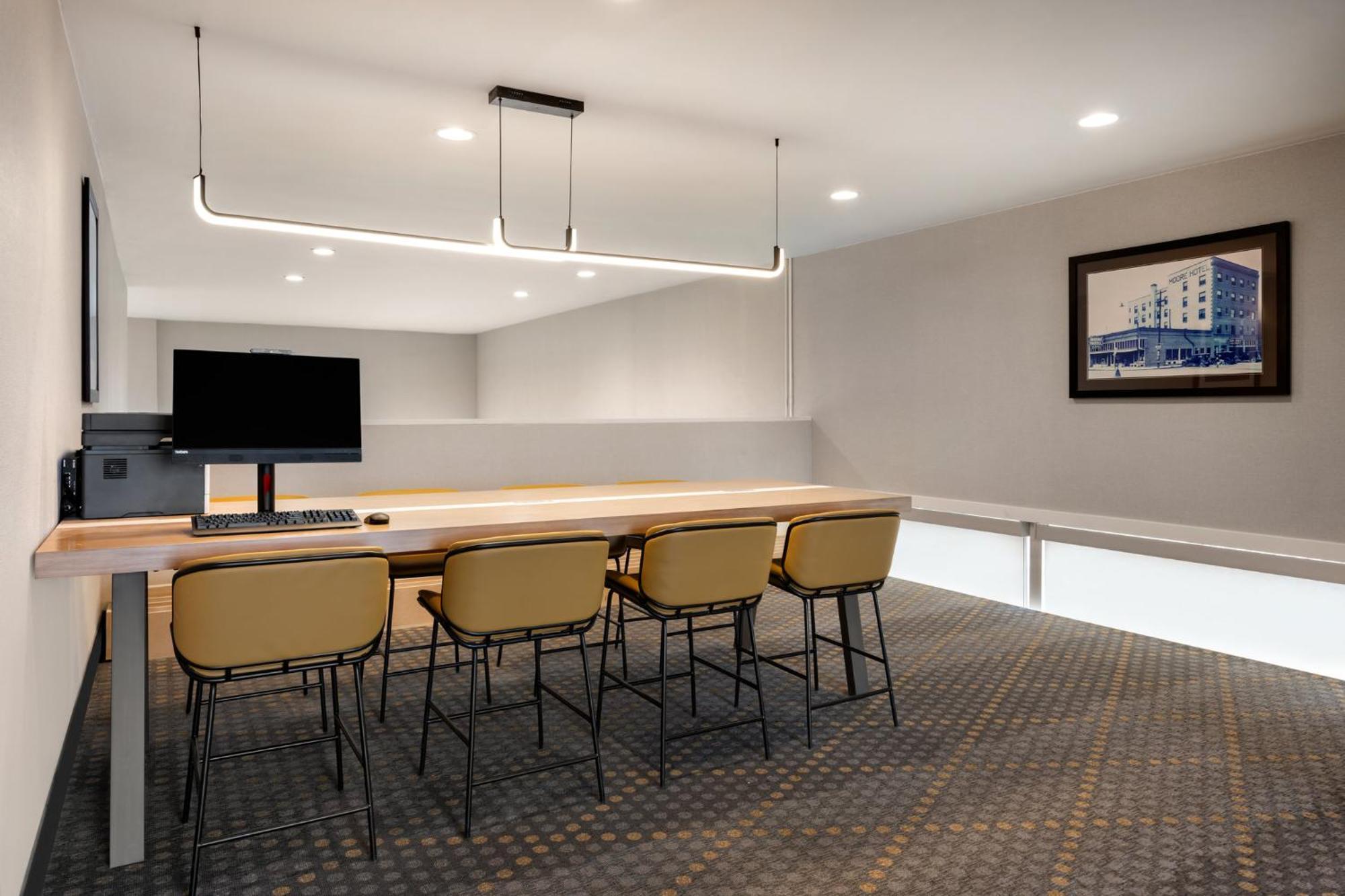 Holiday Inn Ontario By Ihg Exterior photo