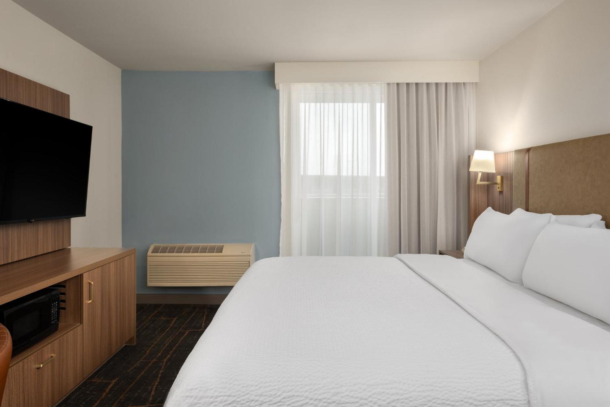 Holiday Inn Ontario By Ihg Exterior photo