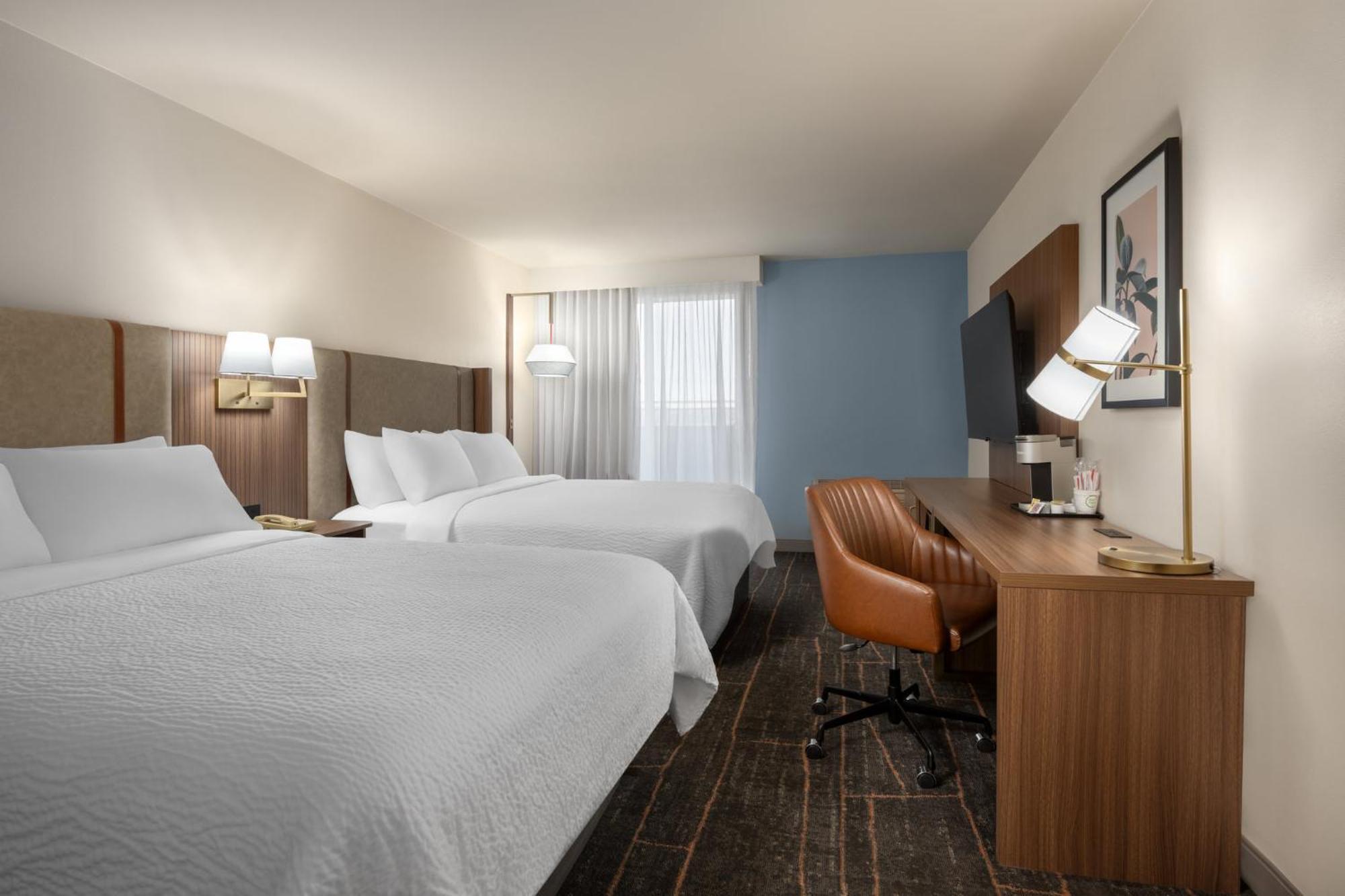 Holiday Inn Ontario By Ihg Exterior photo