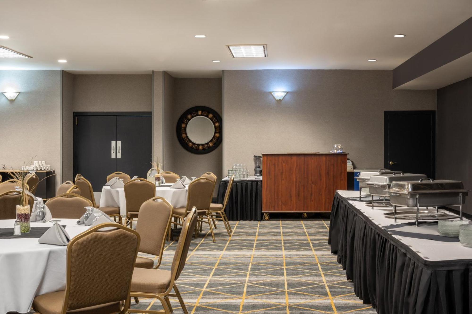 Holiday Inn Ontario By Ihg Exterior photo